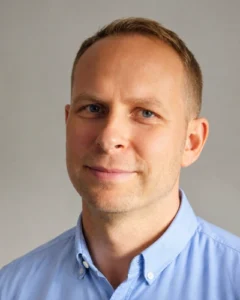 Dwaine Ford osteopath providing shockwave therapy and rehabilitation treatment in Sussex